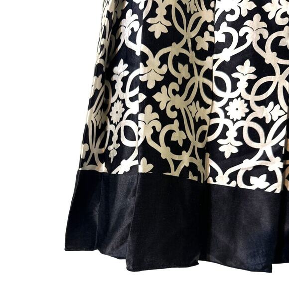 White House Black Market Silk Pleated Mini Skirt Size 6 | Classy Party Chic - Picture 3 of 8